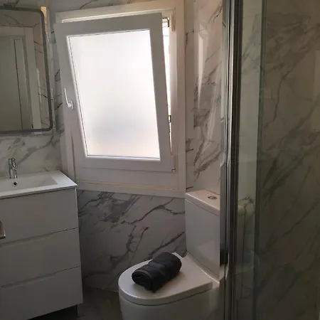 Δωμάτια σε οικογενειακή κατοικία Gran Via 16 Centro Lbi00574 *